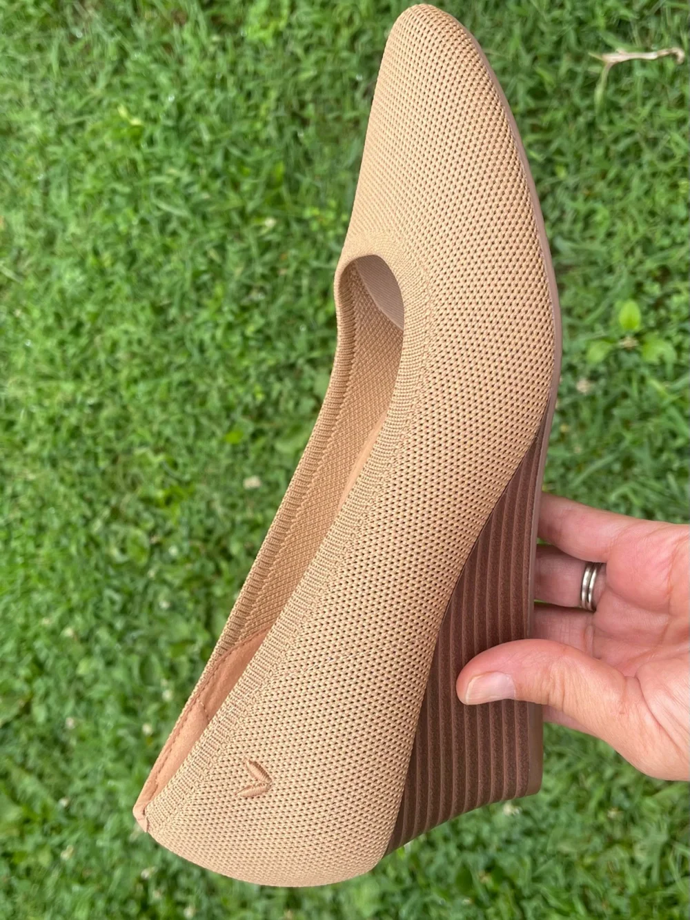 Vivaia Round Toe Wedge Pumps Tan Knit Sustainable Comfort Shoes Womens 39.5/8.5